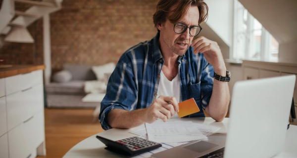 Como sair da dívida do cartão de crédito (foto: internet)